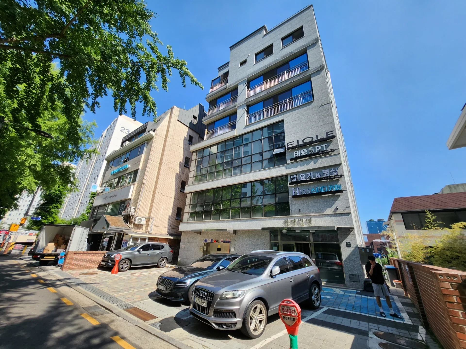 서초동 사무실 월세 보증금 5,000 · 월 220만원